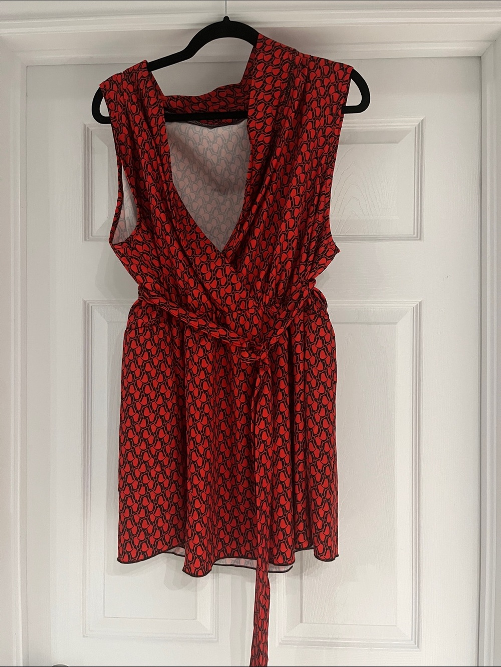 3/$15 SHEIN Red Sleeveless Wrap top with Black Pattern